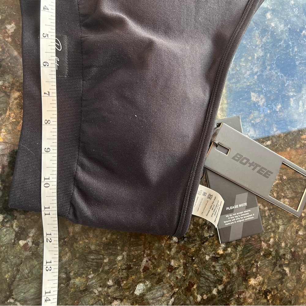 NWT Bo + Tee one shoulder sports bra crop top. Thick. Pads included. Pilates. S - Picture 11 of 14